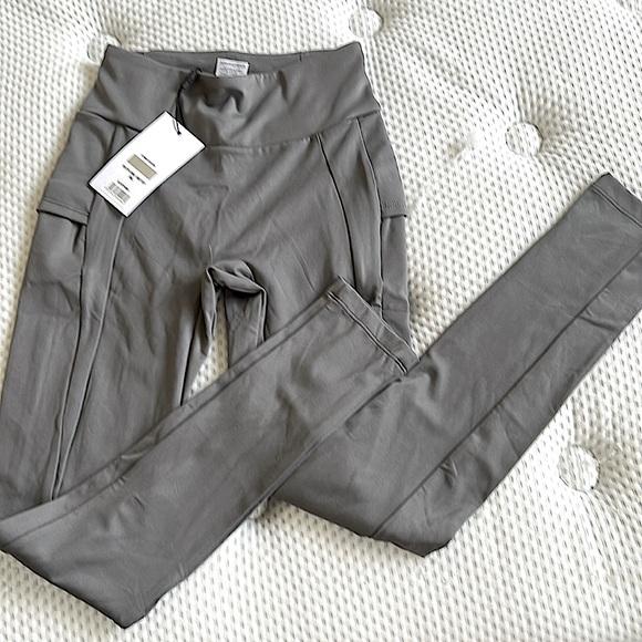 Gym shark leggings - Picture 2 of 7